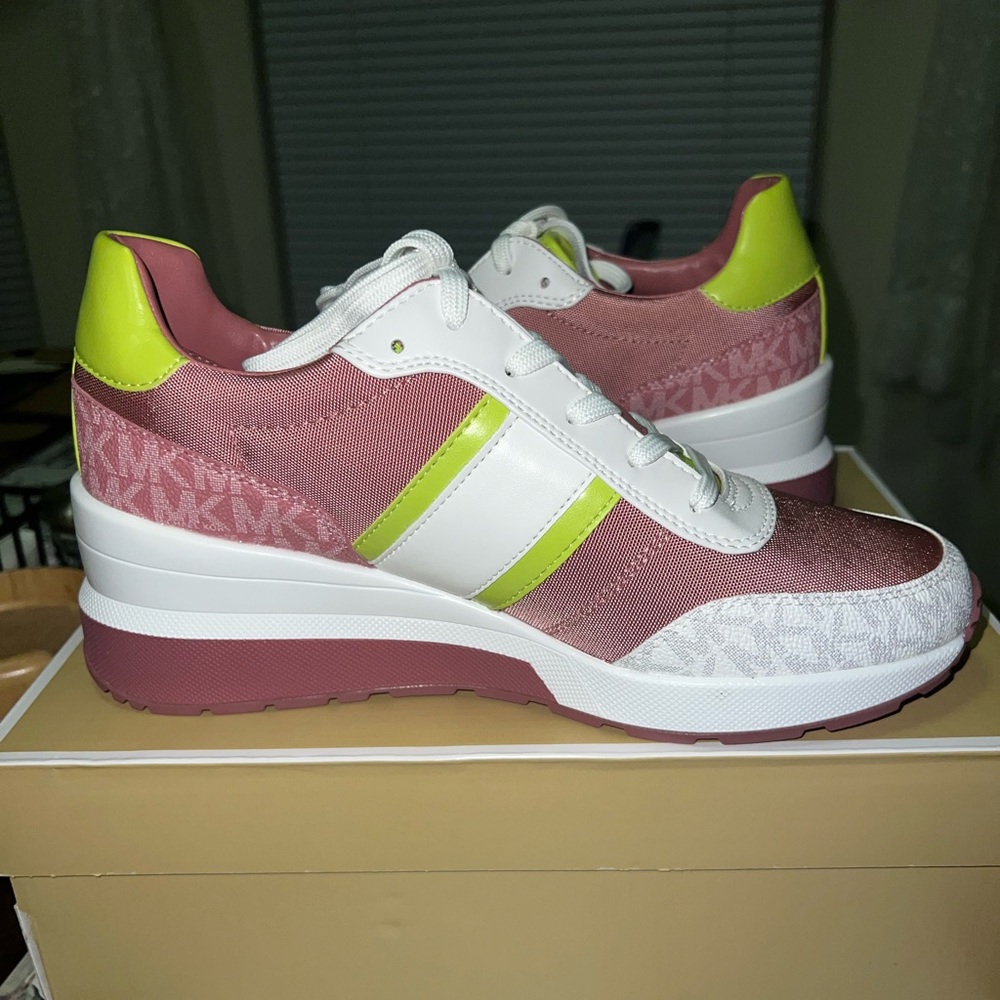 Michael Kors Mabel trainer sneakers ,size 9 new - Picture 3 of 8